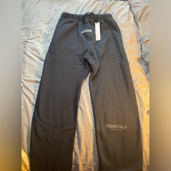 Essential sweapants - Picture 2 of 5